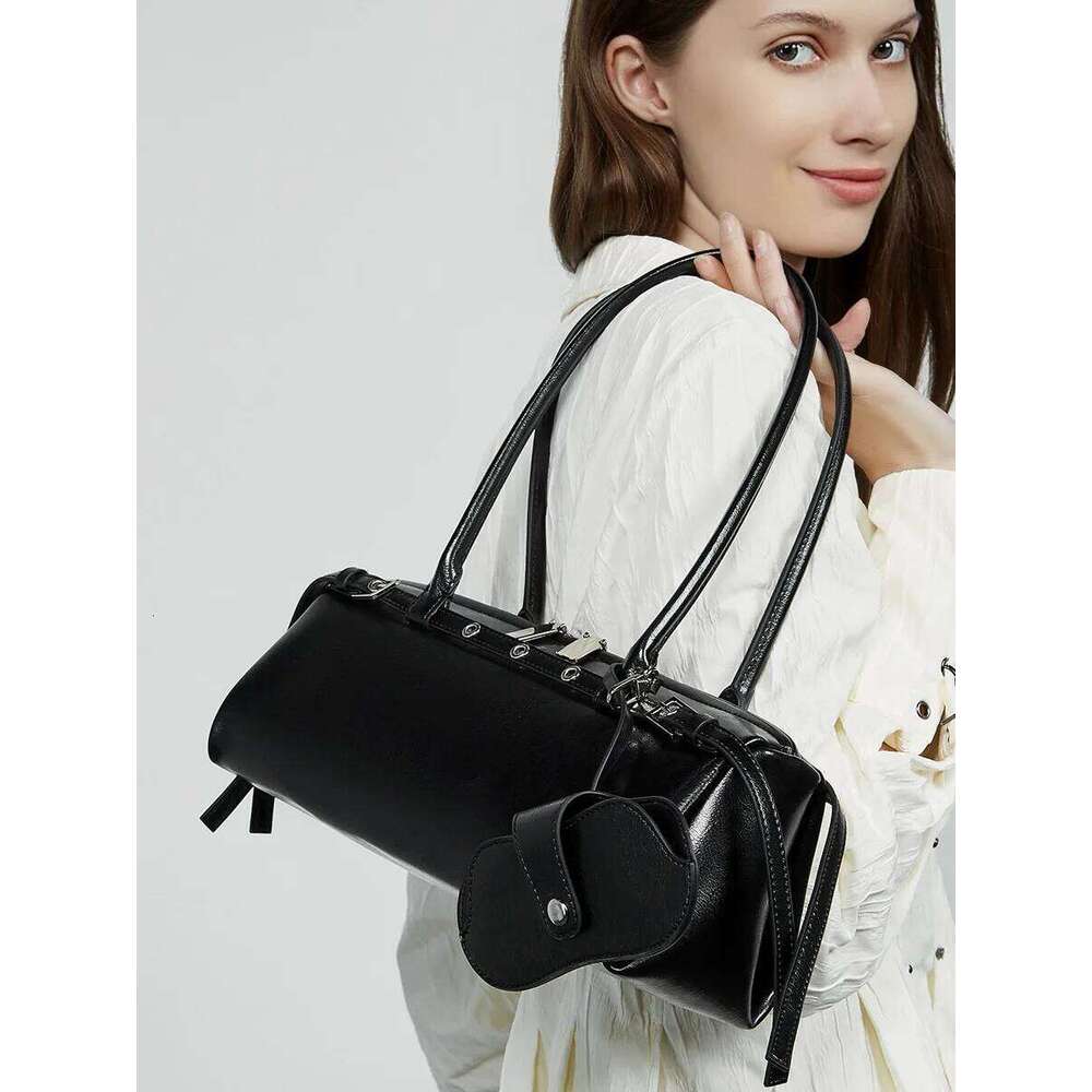 Genuine Leather Women's Baguette Niche Retro Motorcycle Trend Cool belt Handbag New Design Shoulder Underarm Bag