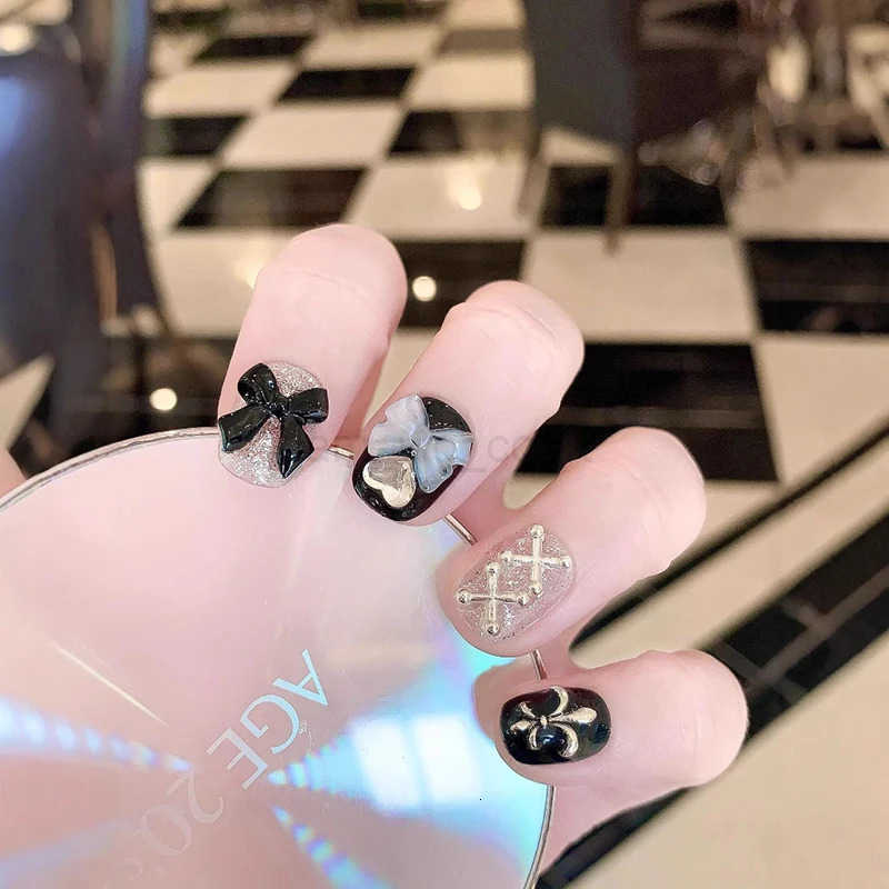 10Pcs Short Square Round Handmade Nails Bow Black and White Bear Fake Nail Diamond Decoration Removable Wearable Nail for Women M250807