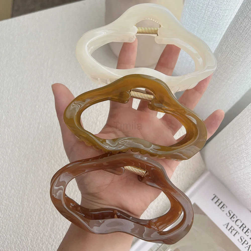 Clouds Hollow Out Hair Claws Clips Women Girls Jelly Acrylic Hair Clamps Plastic Irregular Hair Barrettes Hair Accessories New U250807