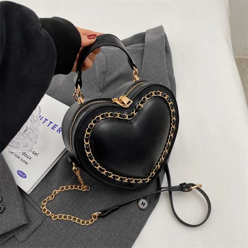 Women Purses And Handbags Fashion Red Love Heart Shape Shoulder Bag Women Chain Crossbody Bag Ladies Purse And Clutch Bag Z250807
