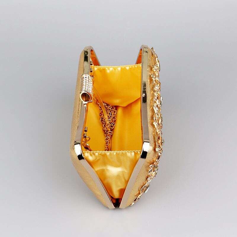 Popular dia-encrusted dinner European and American women's retro banquet bag, hand-held versatile dress evening bag