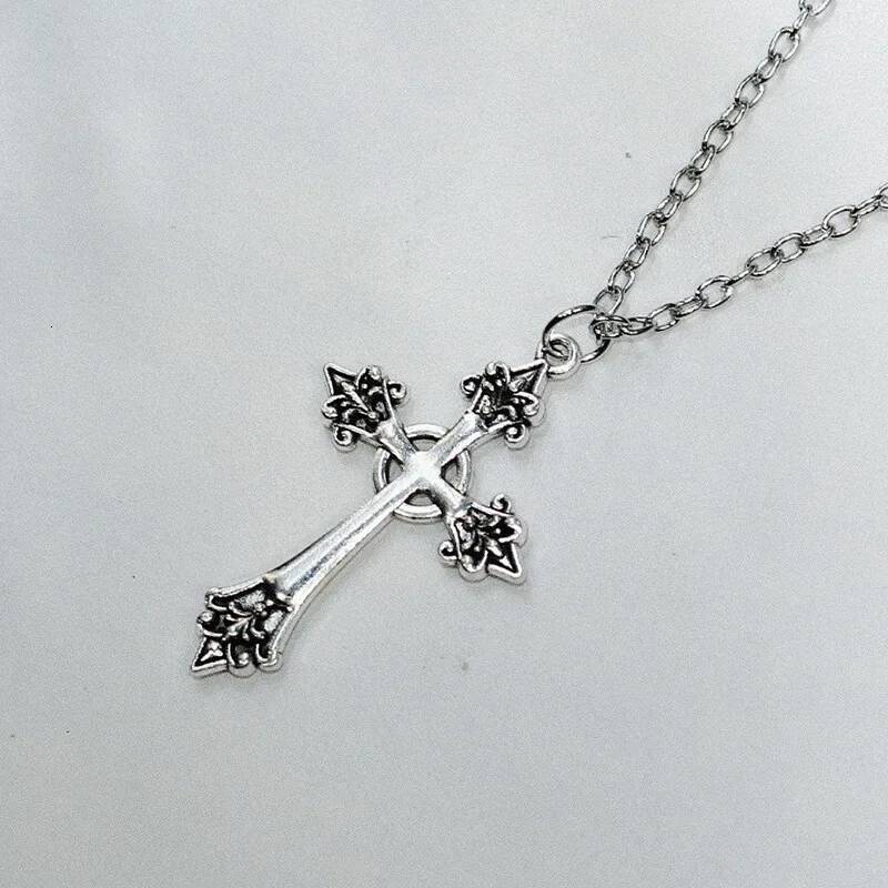 WANZHI New Goth Rose Cross Pendant Necklace for Women Large Sier Carved Sweater Chains Choker Fashion Jewelry Accessories Jewelry for Women