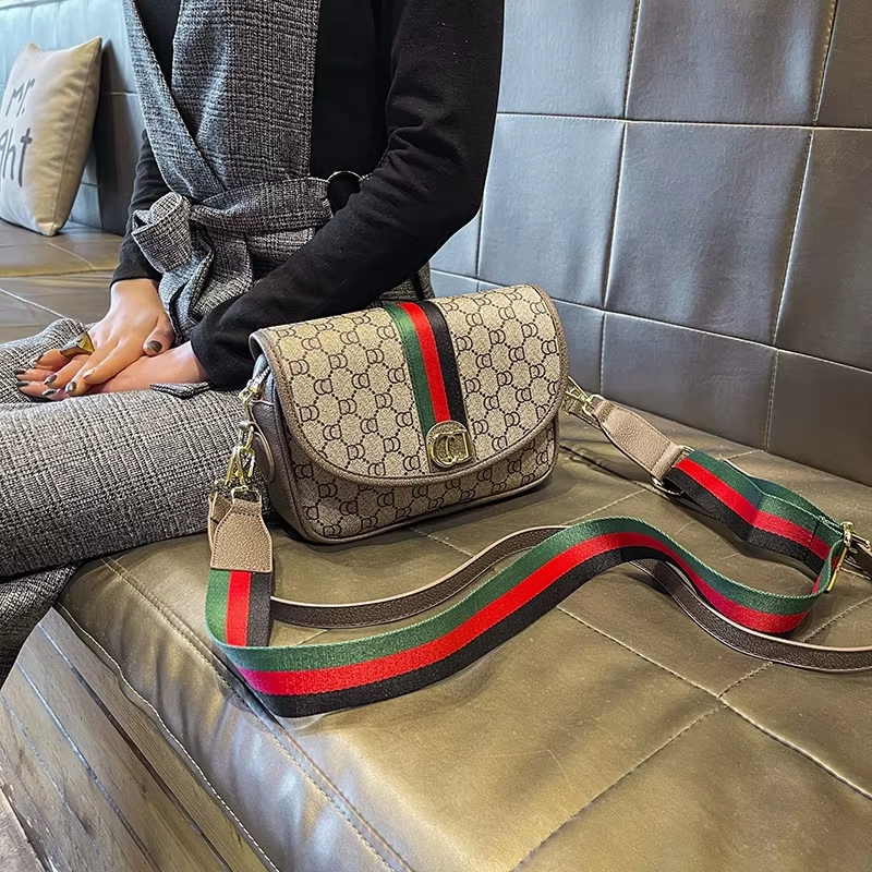 Designer Shoulder tote Bag Cross body Luxury Bag Ladies Purse New Tide Fashion Chain Wide Strap Shoulder Bag Hundred Texture Small Square Bag beautifu