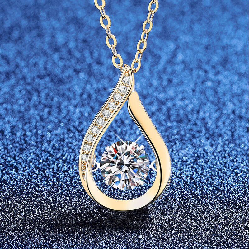 Iced Out VVS Necklace Water Drop Lively Beating Heart Pendant Moissanite