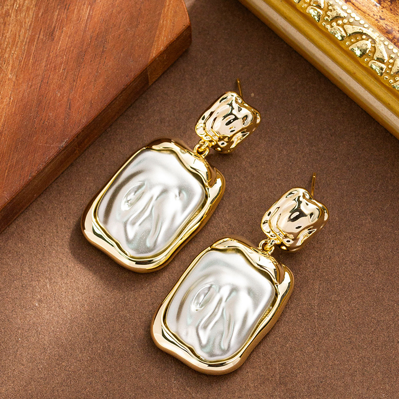 Fashion Exquisite Baroque Irregular Pearl Earrings 2025 New Style Elegant High-end Sier Needle Ear Jewelry