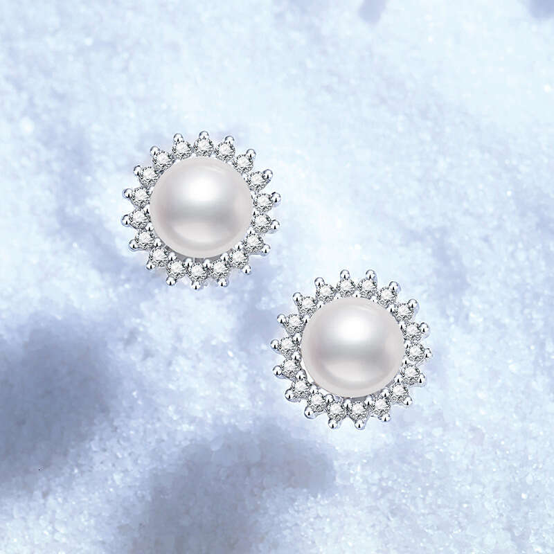 Iced Out VVS Natural Freshwater Pearl Elegant Versatile Classic Round Bead Earrings for Women