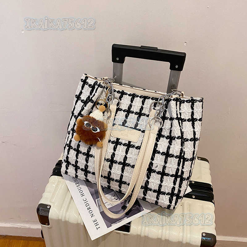 Large Capacity Fashion Commuter Bag for Women Tote Bag 2023 New Versatile Style Shoulder Underarm Bag H250806