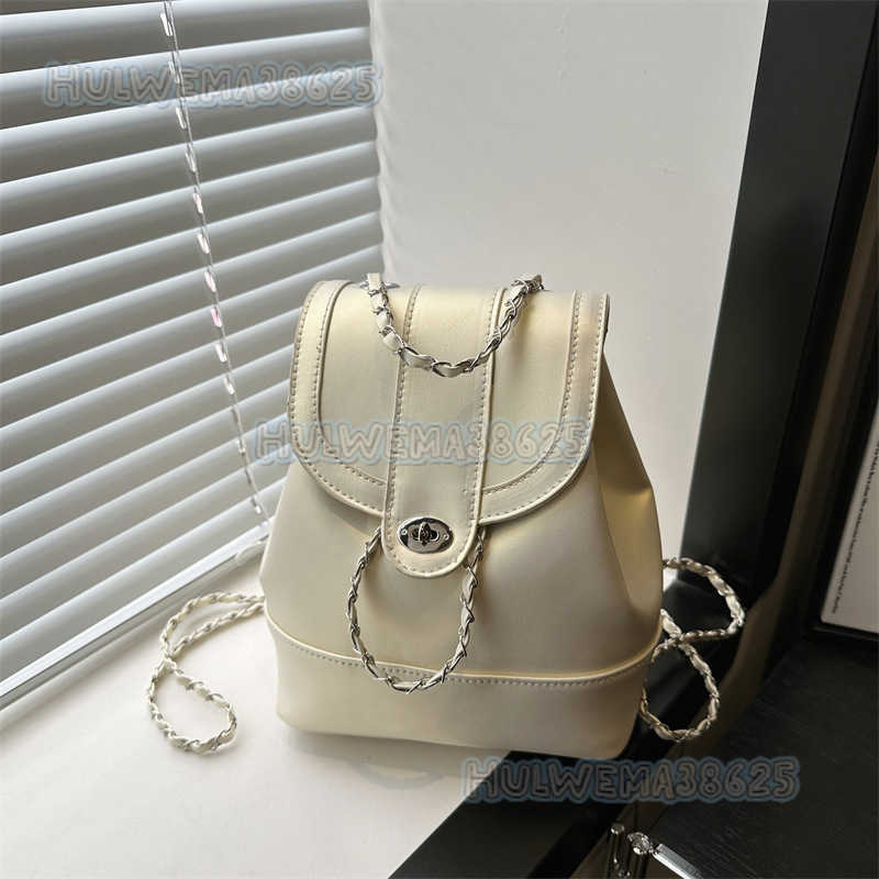 Iridescent Chain Backpack for Women 2023 New Fashionable College Student Bag Stylish Handbag Simple Small Backpack H250806