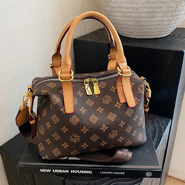 Designer Bag Luxury Bag Women Crossbody Mobile Phone Shoulder Bag Design Sier Colored Internet Famous Popular New fashionable printed shoulder bag Pur