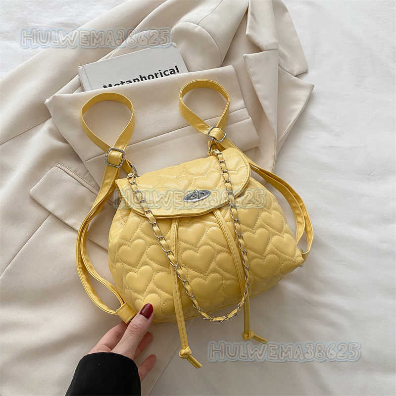 Style Heart Quilted Chain Backpack for Women 2025 New Fashion Casual Shoulder Bag Bucket Bag H250806