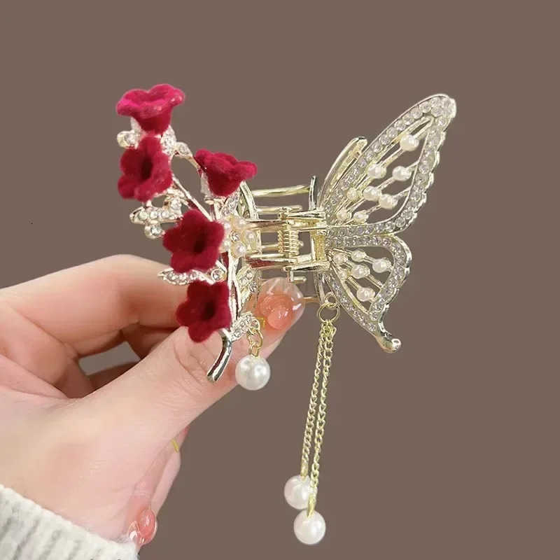 Crab Clips Girls Hairpin Hair Accessories Korean Women Crystal Simple Hair Clip Butterfly Pearl Tassel Hair Clip U250807