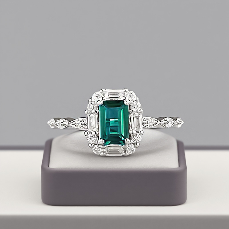 Hui Zhi Wing Jewelry Summer New S Silver Inlaid 4*6 Imitation Emerald Ring for Women, Petite and Exquisite,