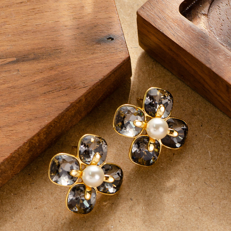 Fashion High Street Style Crystal Zircon Clover Pearl Earrings for Women, High-end Exquisite Sier Needle Ear Jewelry