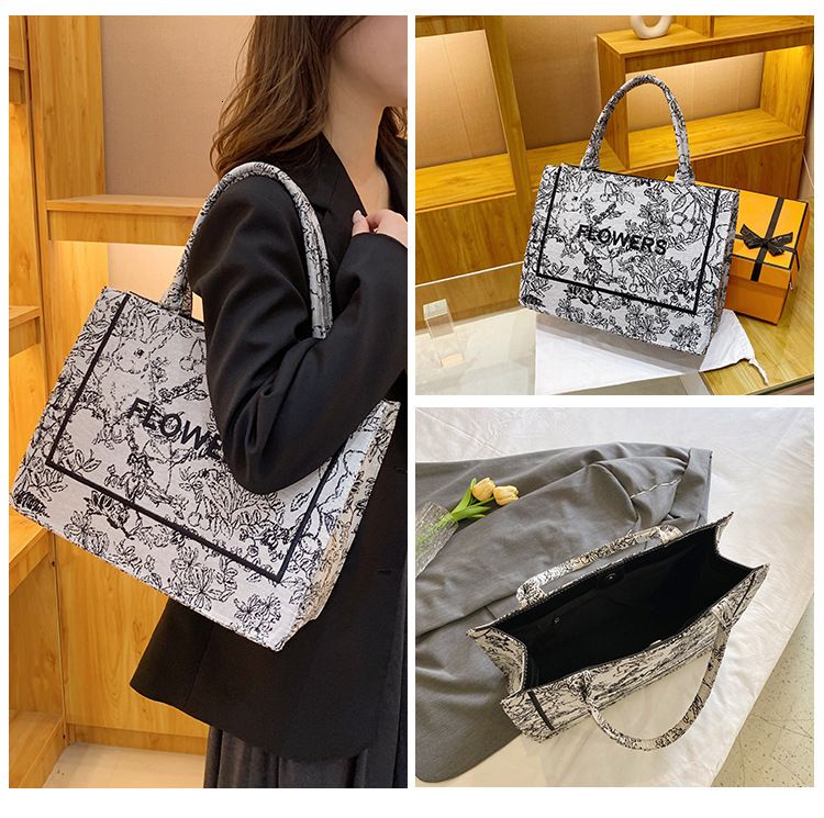 Free Shipping Designer Luxury Vintage Embroidered Handbag For Women New Fashion Printed Shoulder Bag Trendy Versatile Large Capacity Canvas Tote Bag S