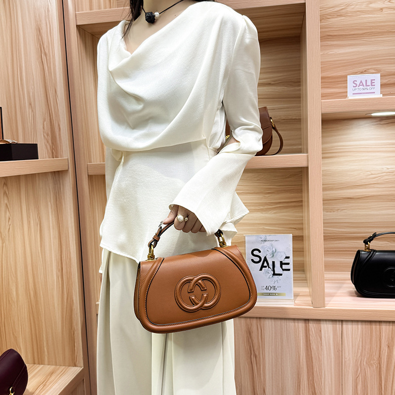 Summer New Fashion Retro Handbag Niche Design High-End Large Capacity One Shoulder Crossbody Saddle Bag