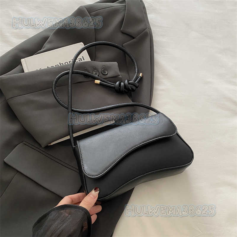 High-end Niche Design Bag for Women 2024 Autumn New Fashionable Versatile Shoulder Bag Stylish Crossbody Small Square Bag H250806