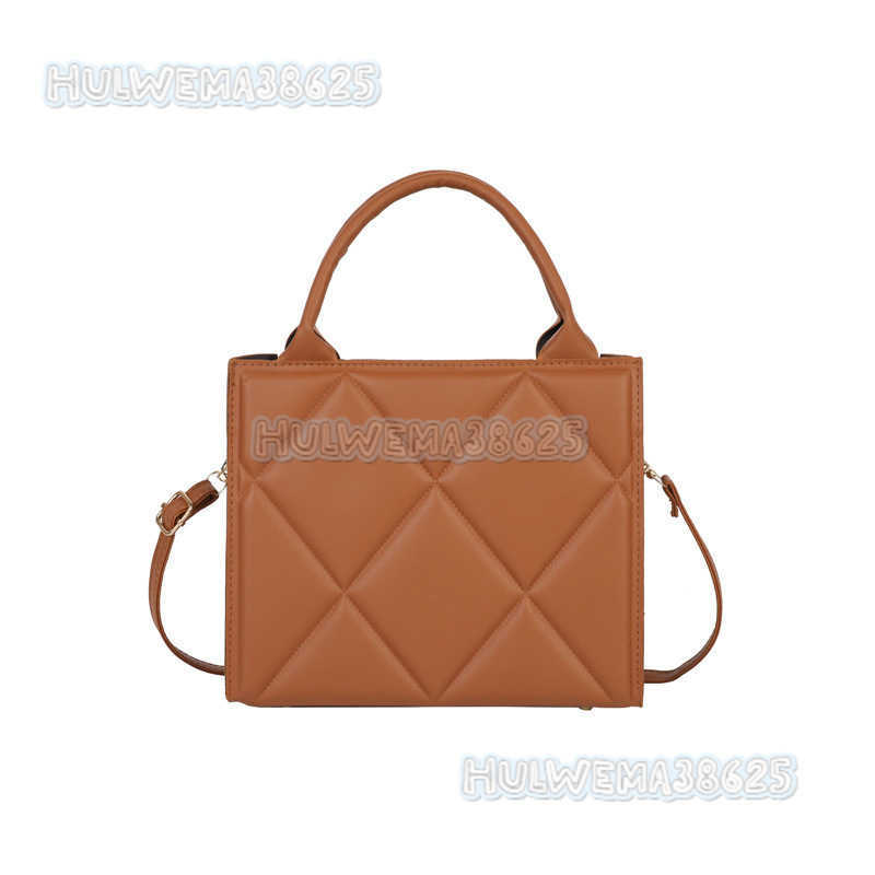 2025 New Fashion Bag for Women Spring Simple Style Quilted Solid Color Tote Bag Large Capacity Shoulder Crossbody Bag H250806