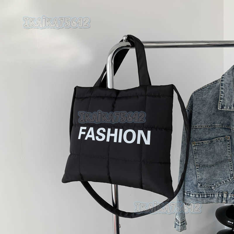 Celebrity and Stylish Handbag 2023 New Large Capacity Shoulder Crossbody Bag Simple Casual Tote Bag H250806