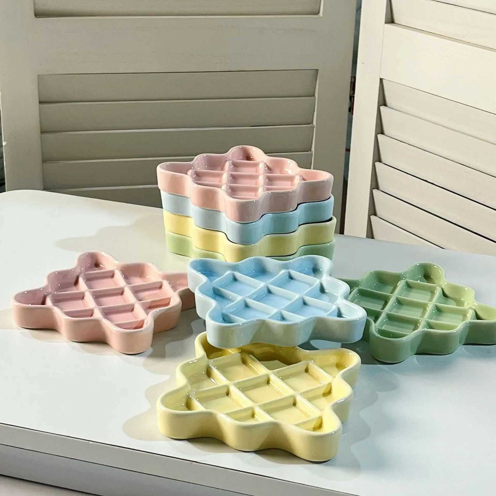 Creative Ceramic Dopamine Pet Canned Licking Plate Prevent Choking Dog Food Pot Prevent Black Chin Cat Slow Food Plate Y250806