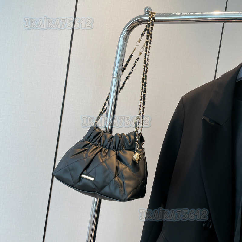 Quilted Embroidery Fashion Bag for Women 2024 New Trendy Pleated Chain Shoulder Bag Versatile Style Crossbody Bucket Bag H250806