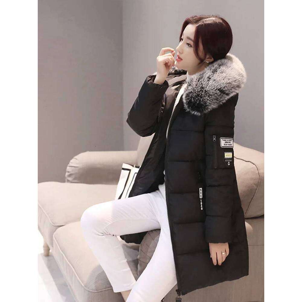 Designer Clothing 2025 Winter Warm Fur Collar Hooded Women Parka Fashion Comfortable Zipper Pockets Design Long Jacket Elegant Slim Thick Female Coats