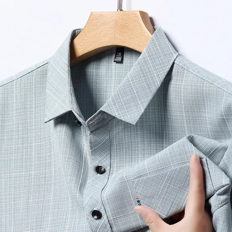 Mens Business Casual Short Sleeved Printed Shirt with Wrinkle Resistance No Ironing Comfortable All Season Versatile Top 250807