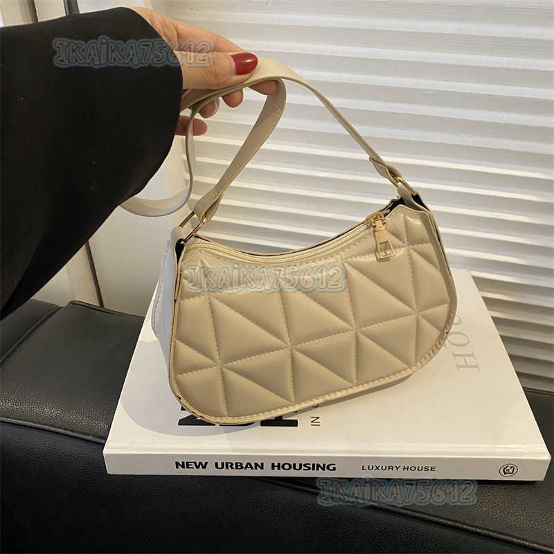 Womens Solid Color Simple Texture Single Shoulder Bag 2023 Winter New Versatile Underarm Bag Style Womens Bag H250806