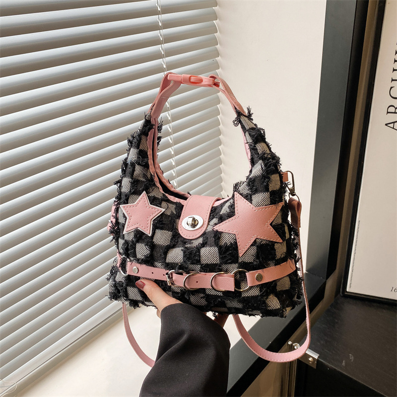 2025 Fashion personality sexy female celebrity new casual denim chain trend handbag women s shoulder bag designer bag women s shoulder bag women s cro