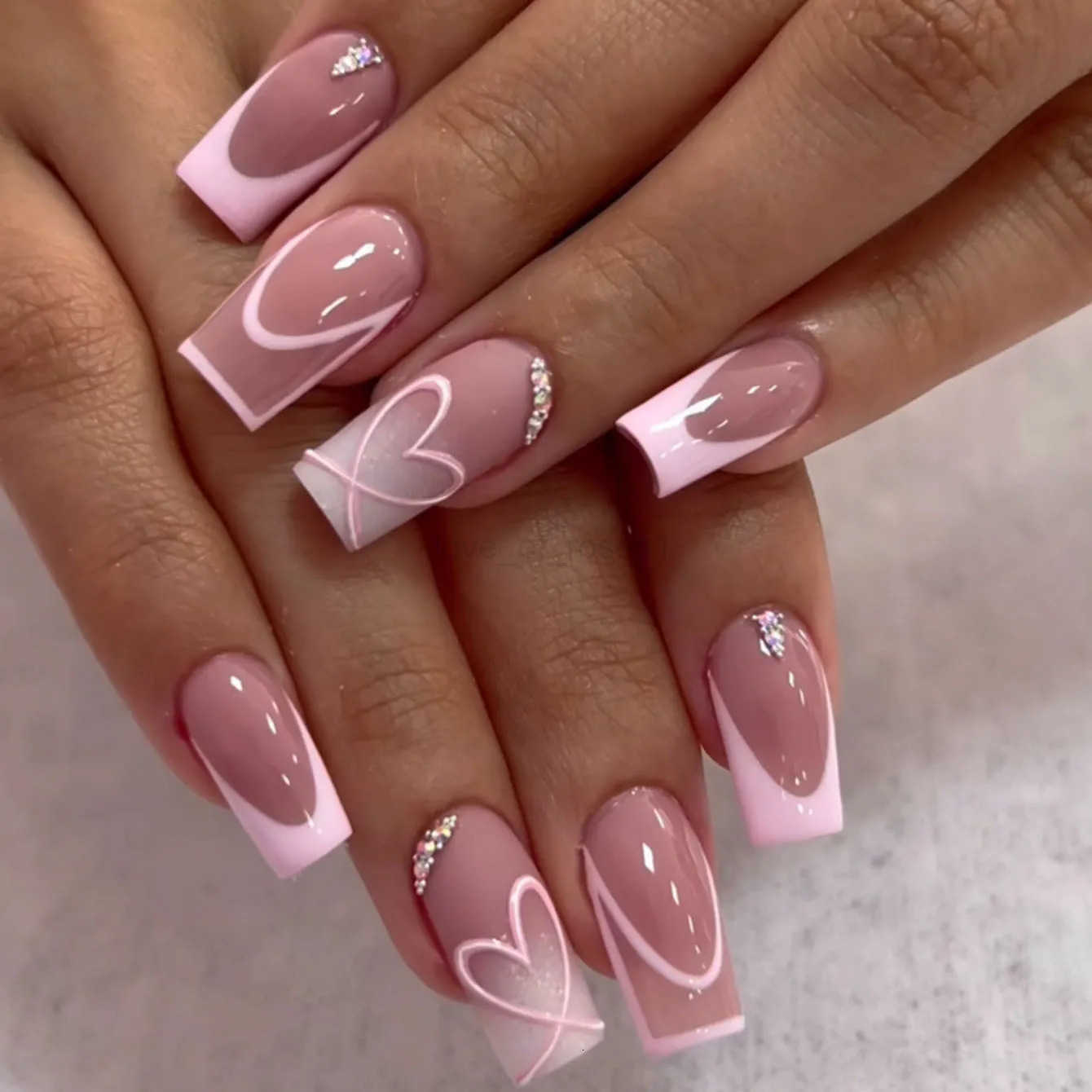 Light Pink Fake Nails Mid-Length Square Head Press-On Nails Love Heart Printed Diamond Designs French Style False Nails Tips Z250807