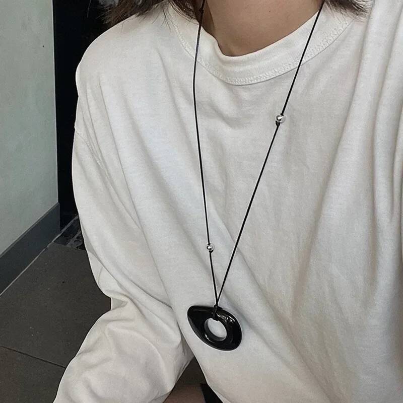 Fashion Jewelry Vintage Temperament Resin Geometric Pendant Necklace For Women Accessories Gifts 2025 Trend New Hot Sale Jewelry for Women