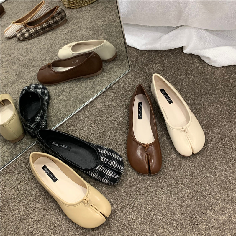 Women's Le Fu shoes 2025 new style split toe pig hoof shoes designer horseshoe shoes flat shoes single shoes