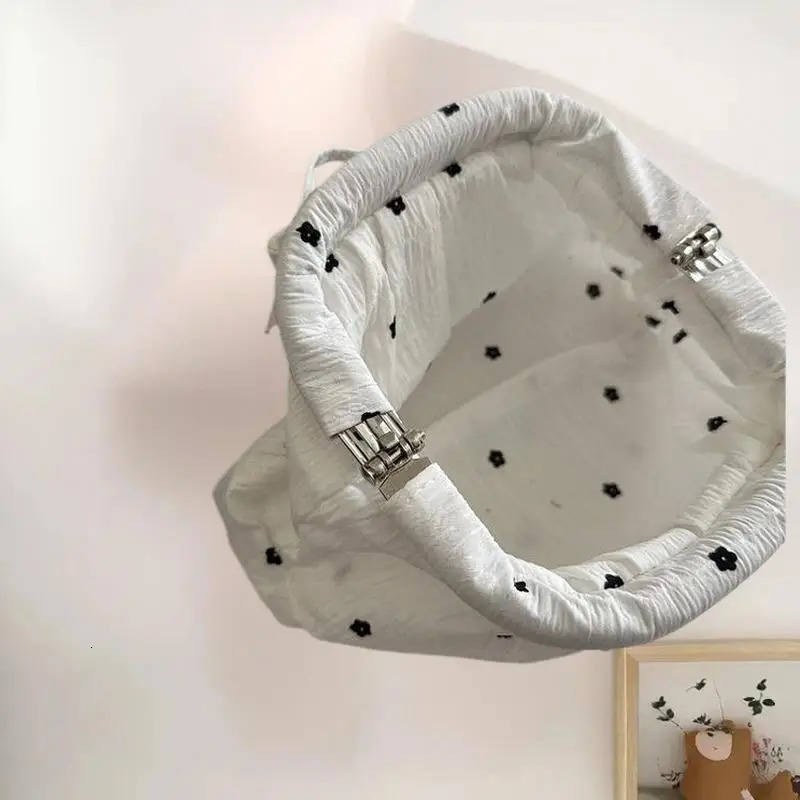 Summer Single-Shoulder Bag in Cute Korean Style featuring Lazy Dot Print; Urban Fashion Soft Crossbody Storage accessory 250805