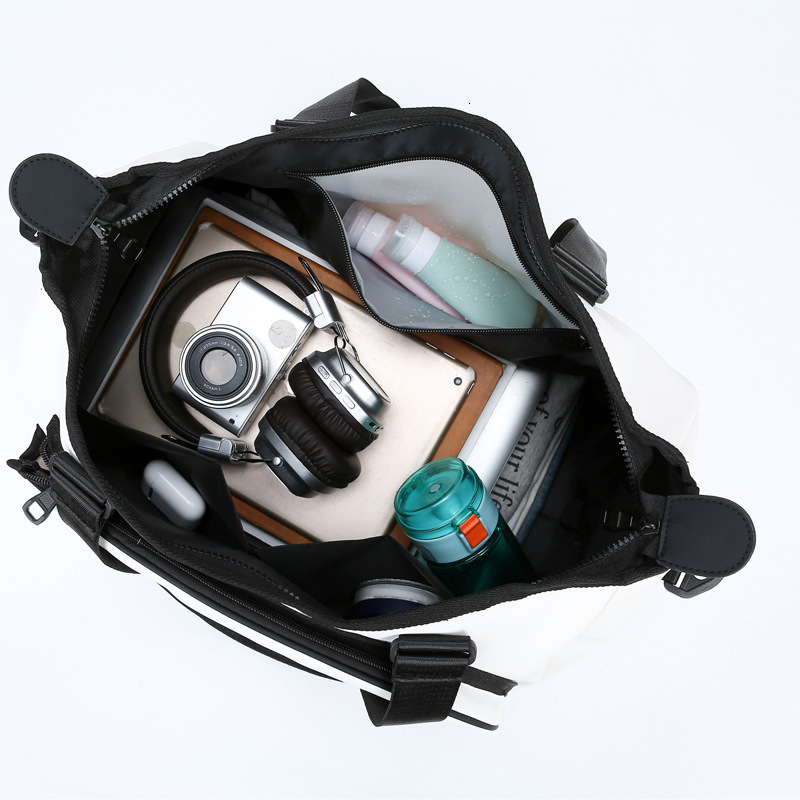 New Versatile Fashion Badminton Large Capacity Handheld Shoulder Crossbody Sports Tennis Casual Travel Bag