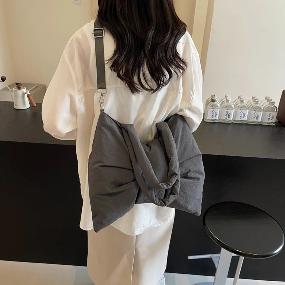 Nylon Puffer Shoulder Bag Women Bowknot Tote Bag Adjustable Strap Female Puffy Handbags Purse Causal Crossbody Messenger Bag 250807