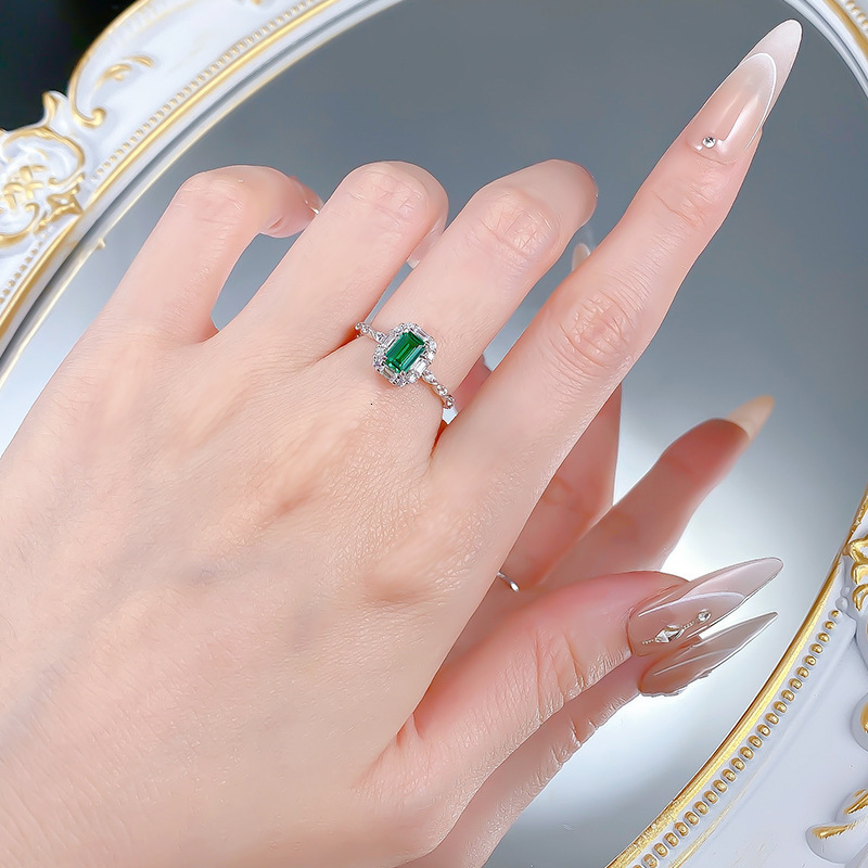 Hui Zhi Wing Jewelry Summer New S Silver Inlaid 4*6 Imitation Emerald Ring for Women, Petite and Exquisite,