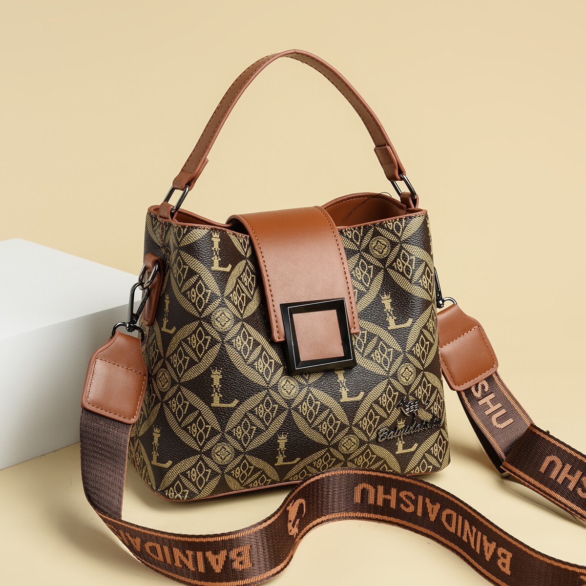 Free Shipping Designer Luxury Trendy New Women's Handbag Fashion High-end Single Shoulder Handheld Crossbody Versatile Simple Printed Bucket Bag 