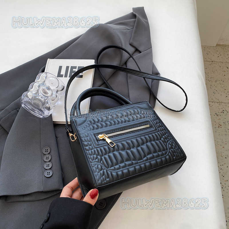 Elegant Simple Style Handbag 2023 Summer New Fashionable Single Shoulder Crossbody Bag Small Square Bag Womens Trendy Bag H250806