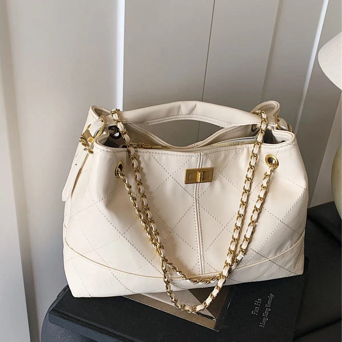 Summer Matte Calfskin Quilted Shoulder Bag for Women Large Capacity Adjustable Strap Lightweight Commute Travel 250807