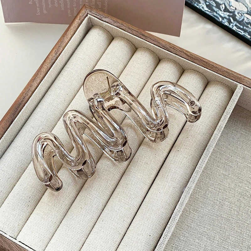 Womens Y2K Wavy High Glossy Amber Brown 11cm/4.33in Large Lightweight Plastic Hair Clip Elegant Minimalistic Hair Accessories U250807