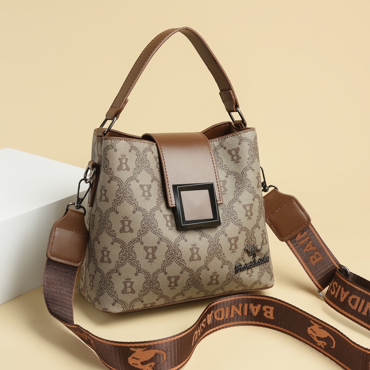 Free Shipping Designer Luxury Trendy New Women's Handbag Fashion High-end Single Shoulder Handheld Crossbody Versatile Simple Printed Bucket Bag 