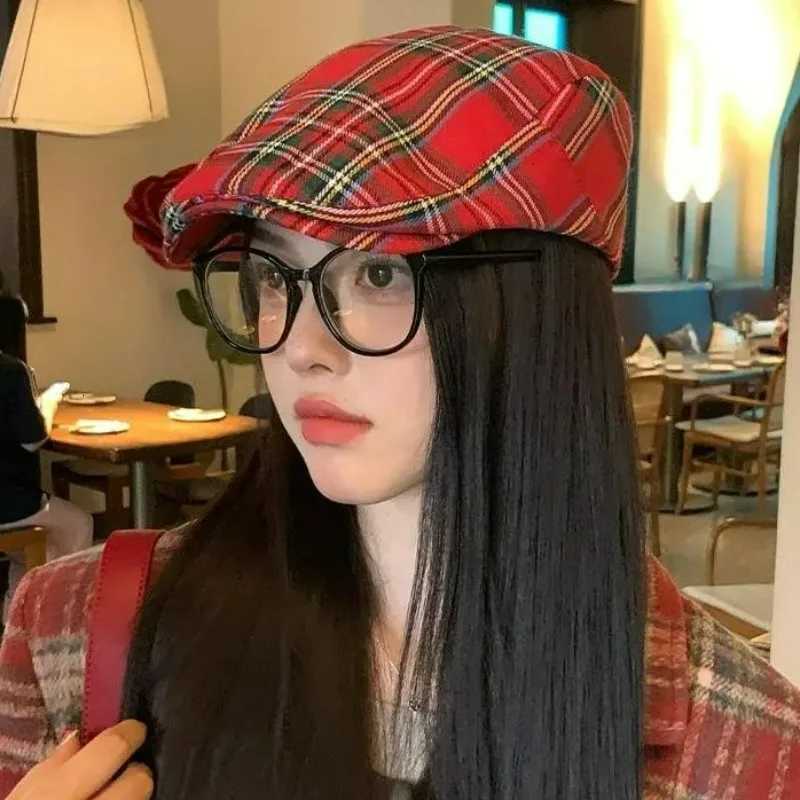 Fashion Vintage Japanese Style Beret Cs Women Men Autumn Soft Hat Red Green Blue Stripe Latt Street Newspaper Artist Hats XJ250807