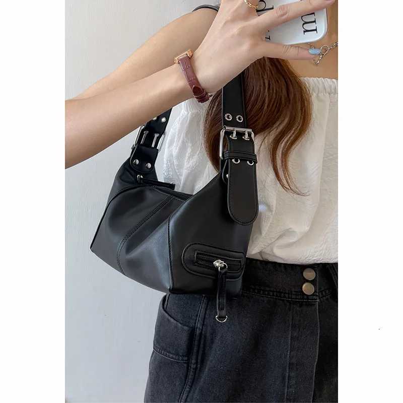 FAshionable Cool Pull Motorcycle Bag 2025 New Style Niche Design Zipper Single Shoulder Handheld Underarm Bag Z250807