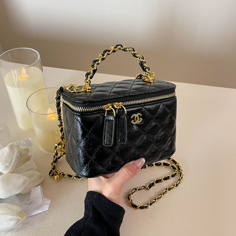 Designer Bag Luxury Bag New Classic bag crossbody bag Fashion Plaid Womens Black White Underarm Shoulder Bags Fashion Bags Chain plain bags Leather Handbag mini 001