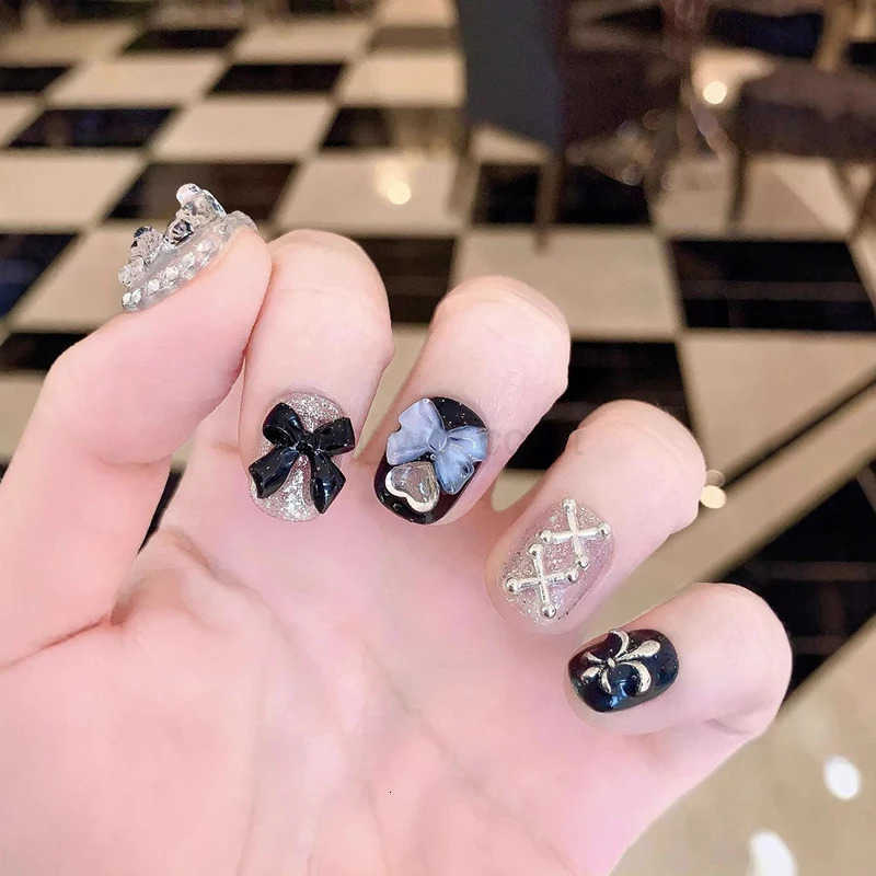 10Pcs Short Square Round Handmade Nails Bow Black and White Bear Fake Nail Diamond Decoration Removable Wearable Nail for Women M250807
