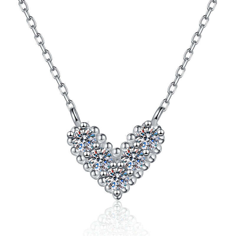 Moissanite Sier V-shaped Heart Necklace Elegant Heart-shaped Collarbone Chain Light Niche Accessories Choker