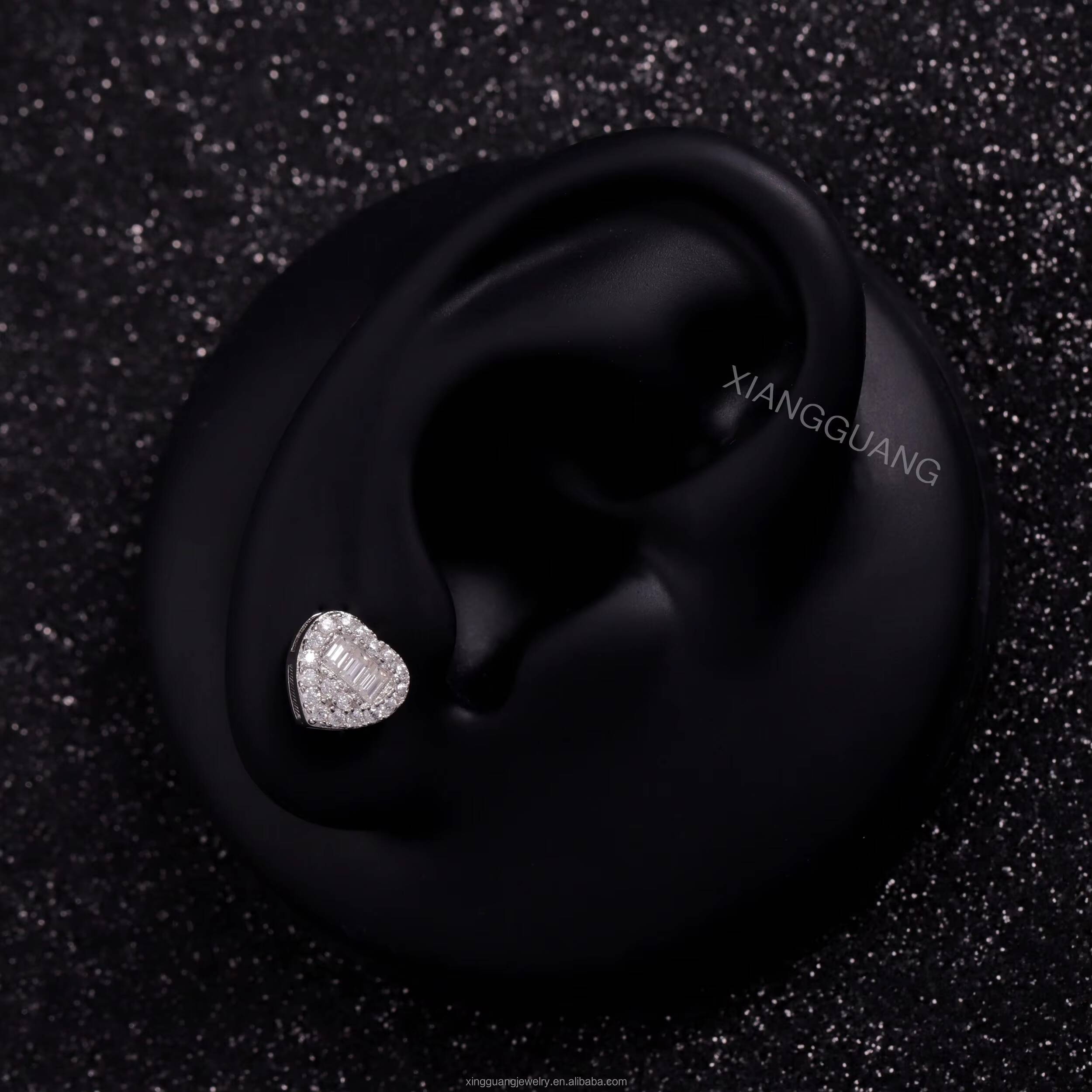 XingGuang Factory Wholesale Fine Jewelry Earrings 925 Silver Heart Stud Earring Pass Diamond Test D Color VVS Moissanite Earring