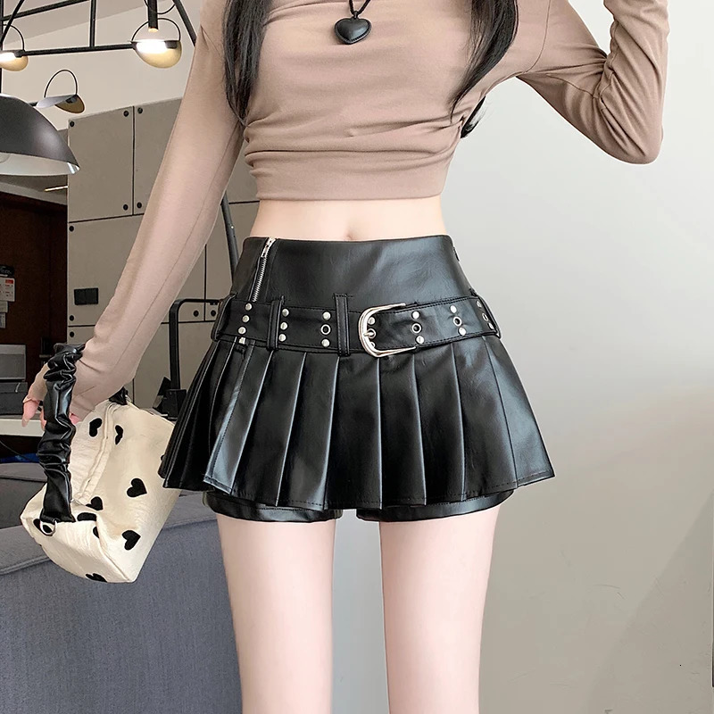 Womens Black Gothic A-line Pleated Leather Skirt Y2k Mini Shorts Skirts Harajuku Korean Emo Skirt 2000s Vintage Clothes Summer 250806
