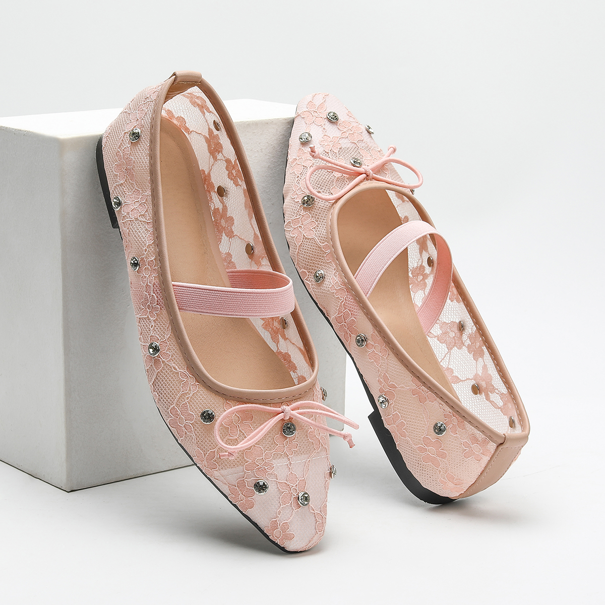 Sandals A new elegant solid-color hollowed-out breathable bow decoration, a comfortable and elegant women's flat shoe with a shallow opening and 