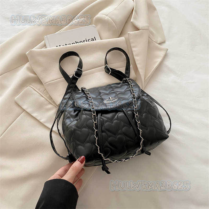 Style Heart Quilted Chain Backpack for Women 2025 New Fashion Casual Shoulder Bag Bucket Bag H250806