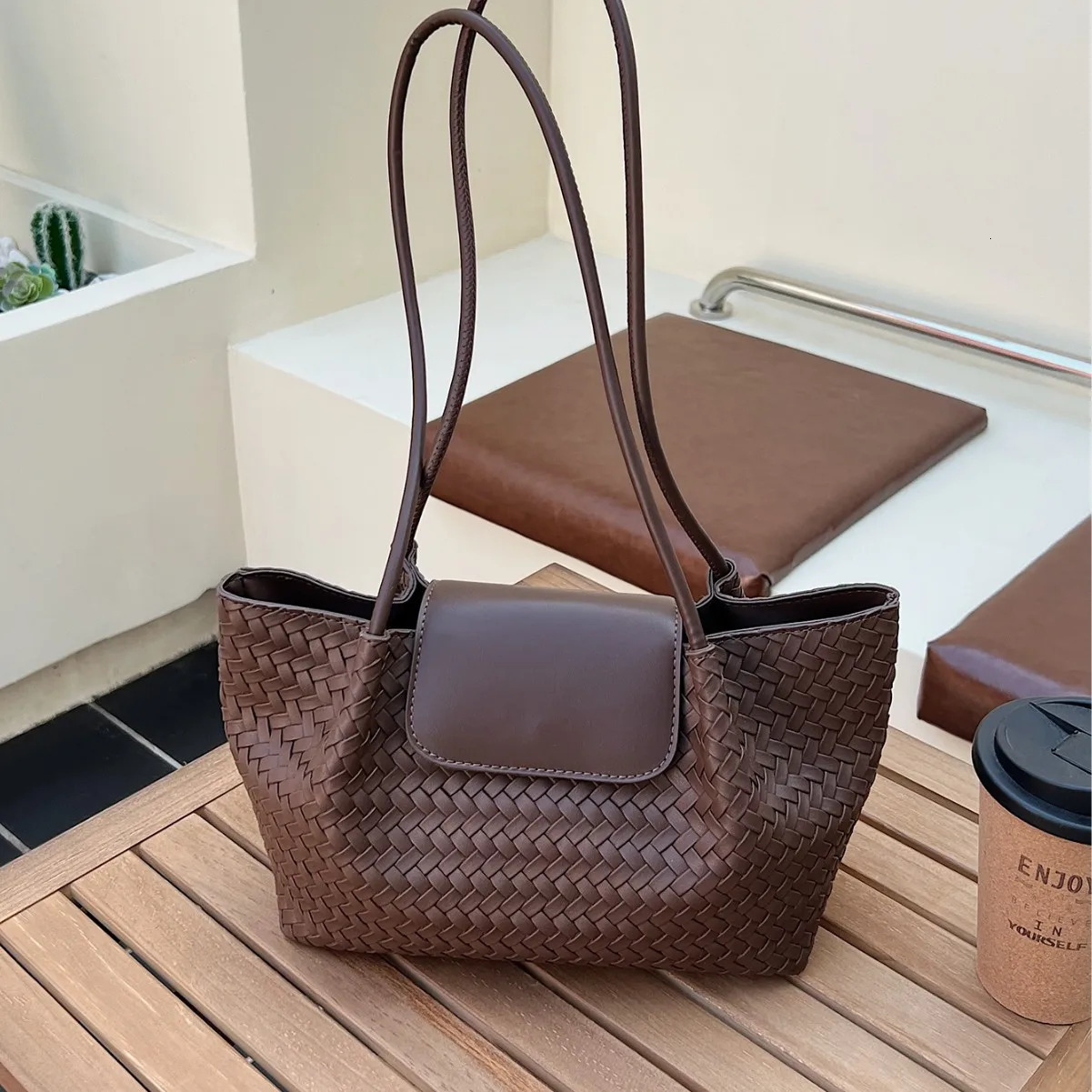 Summer Quilted Shoulder Bag for Women PU Leather Lightweight Crossbody Vintage Tote Commute Travel Essentials 250807